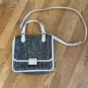 MARC BY MARC JACOBS- Beautiful Woven/ Leather Purse/ Crossbody. Size OS